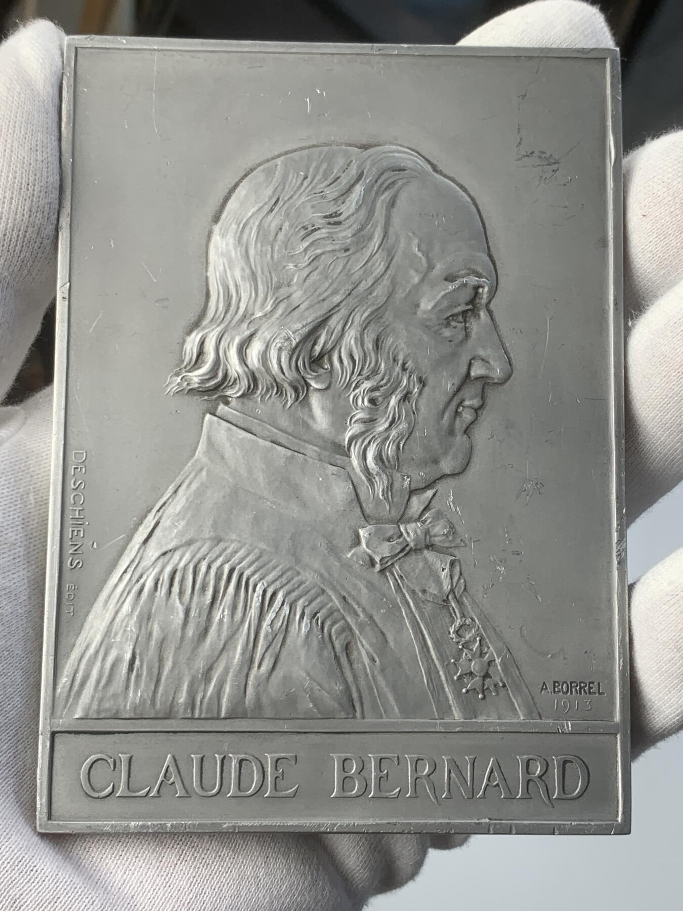 掌中浮雕-藏着的欧洲第044场 1913年法国科学家克洛德.贝尔纳白色金属纪念章，80*110mm，132g