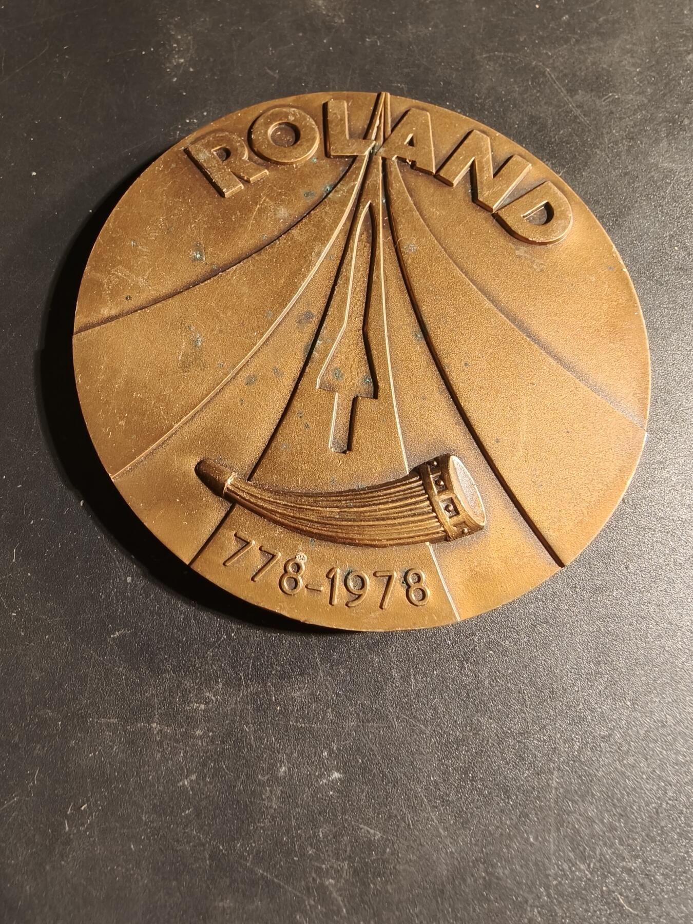 老王徽章第167期 法国法德联合研发“罗兰”地空导弹项目大铜章    直径80mm.   重量223.4g