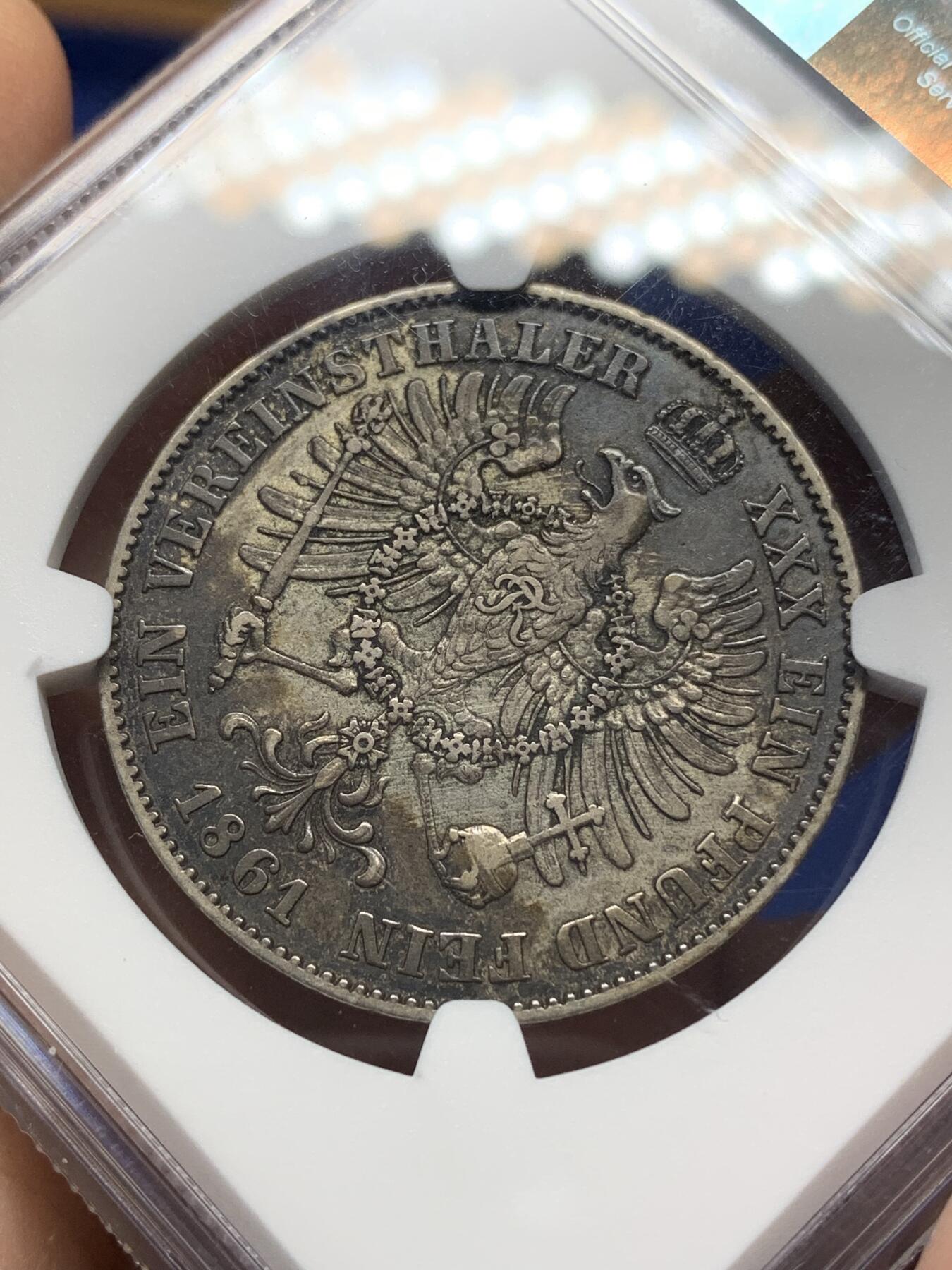 《竞宝斋》第444场 周日，周一，2场连拍 （全场包邮） NGC XF45 德国1861A普鲁士威廉四世1泰勒离冠鹰银币 正面醇黑包浆