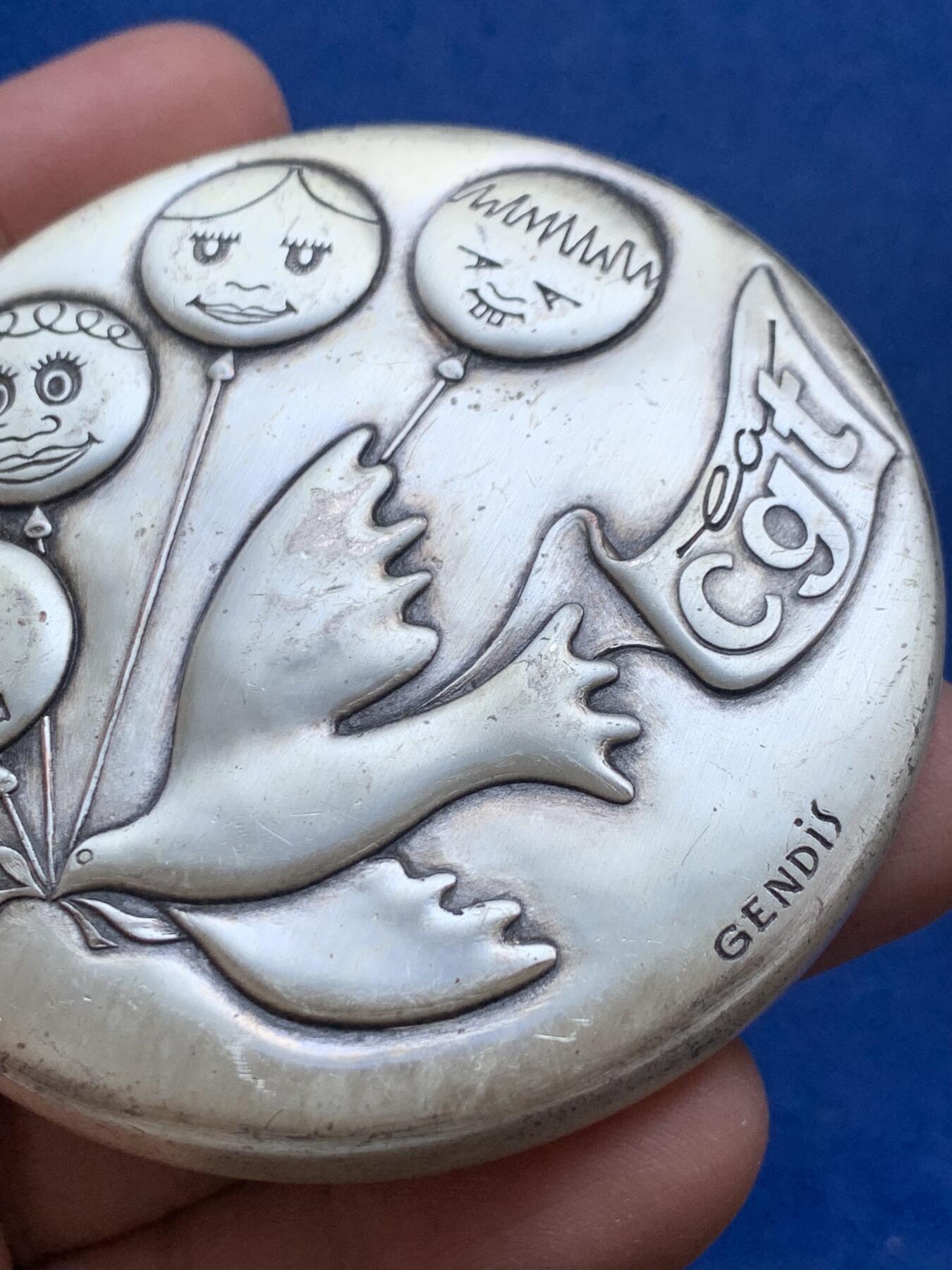 《竞宝斋》第444场 周日，周一，2场连拍 （全场包邮） 法国圆形单面铜章 GENDIS设计 浮雕工艺 直径69.4mm 重量196.2g