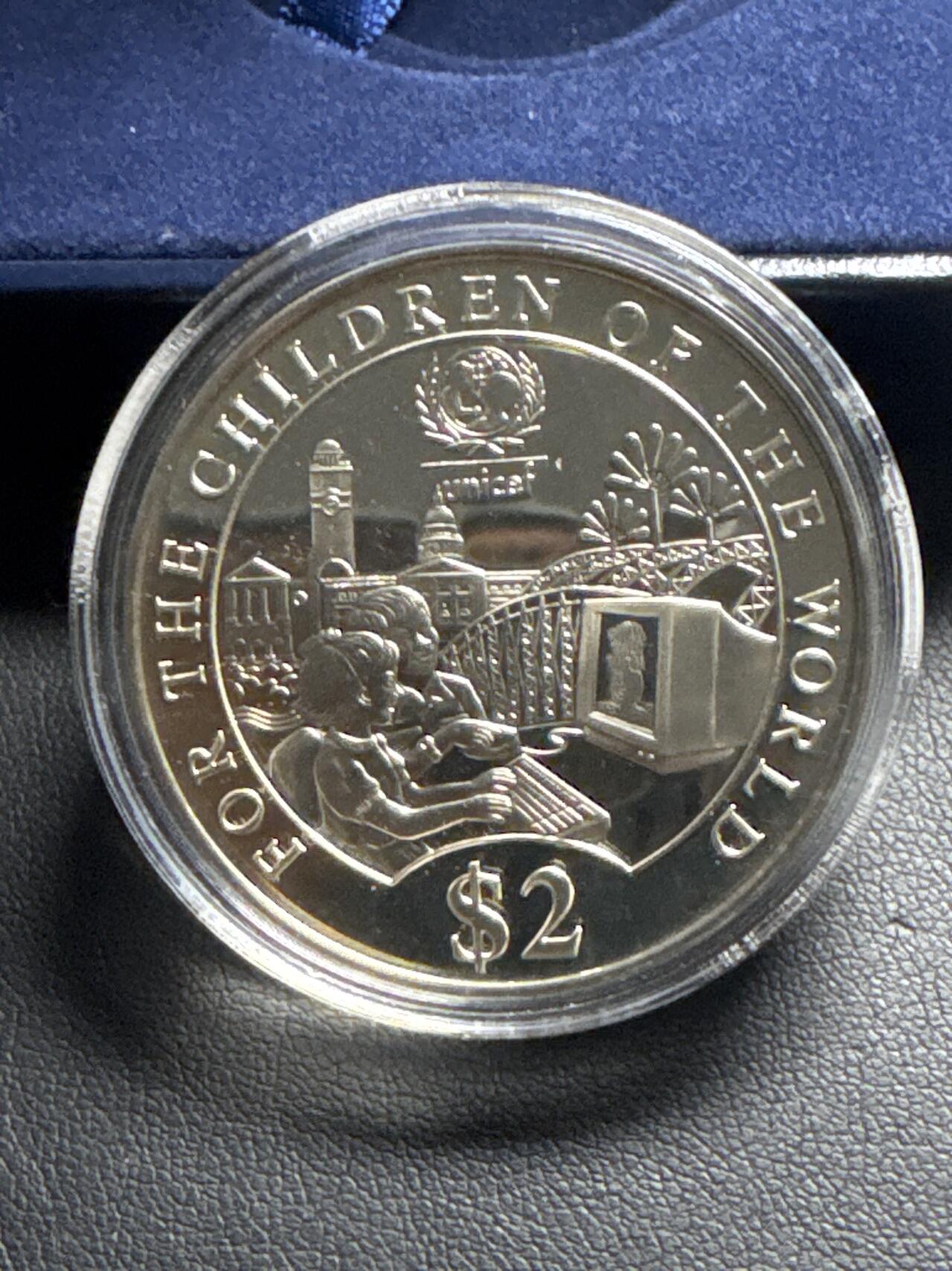 ❤️【币观天下】❤️ 第333期钱币拍卖- 2025.12.5周五晚上6点半场-长期征集拍品 新加坡1997年联合国儿童基金会精制纪念银币盒证齐全