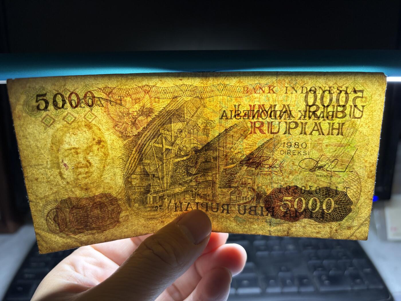 2025年集古藏今外币拍卖第十期-第10场—（总第290拍-纸币专场），本期拍完结算一次，发货时间2-3天，休息几天后继续新的一期拍卖。 1980年印尼5000卢比