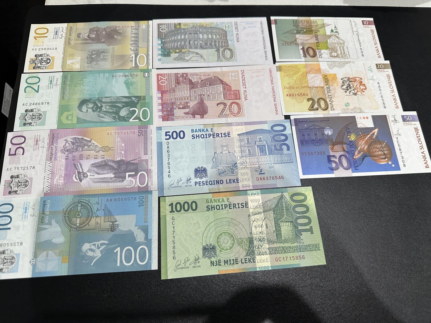 《外钞收藏家》第五百九十期（欧洲强钞、港币、硬通货及丰富裸币大拍场）（本平台长期征集拍品、欢迎藏友们联系合作） 塞尔维亚（有轻微潮）、克罗地亚、斯洛文尼亚、阿尔巴尼亚 11张一起 全新UNC 每个国家都是尾1同