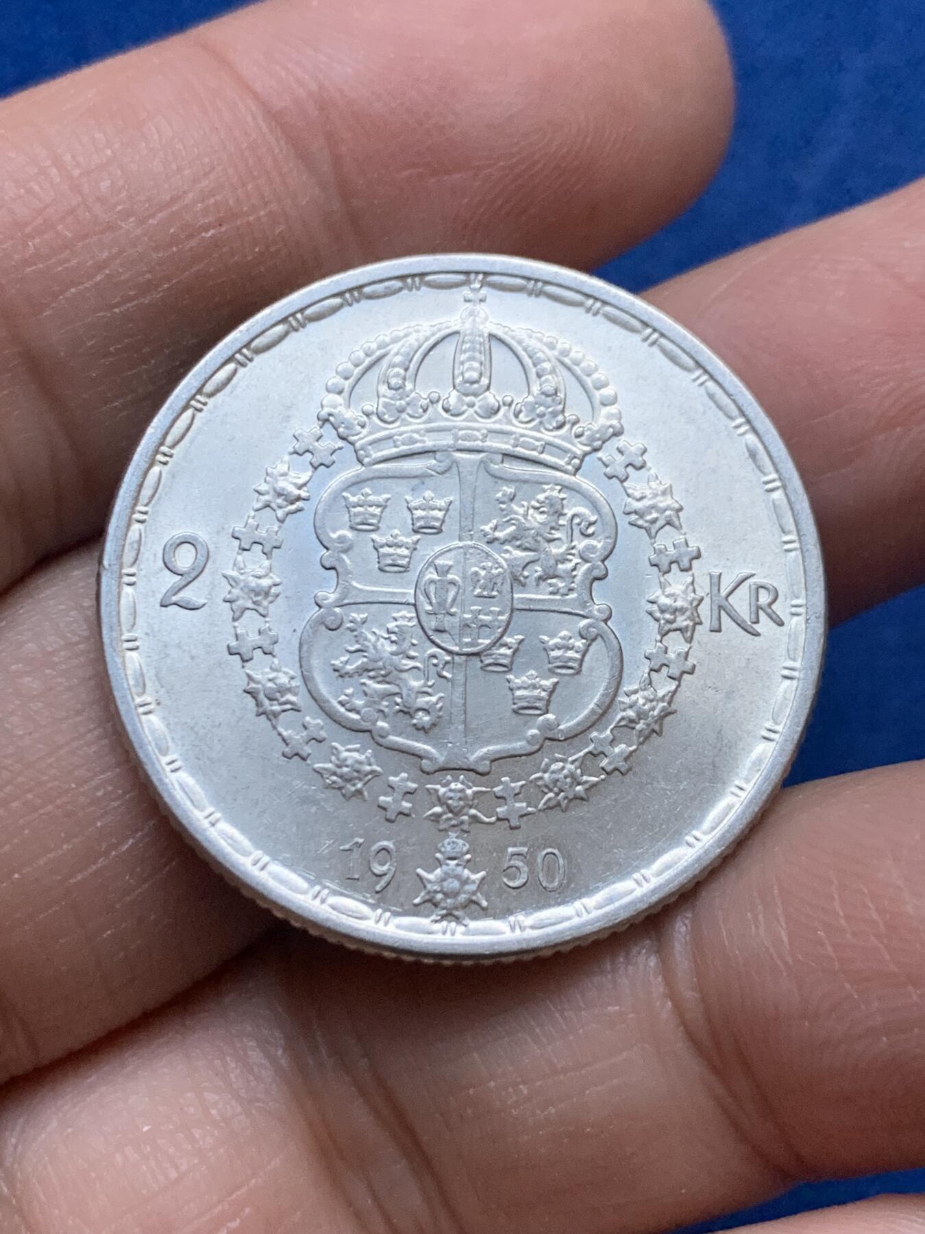 《竞宝斋》第444场 周日，周一，2场连拍 （全场包邮） 两枚一组 瑞典1950年古斯塔夫五世2克朗银币 UNC品相 400银 每枚14g