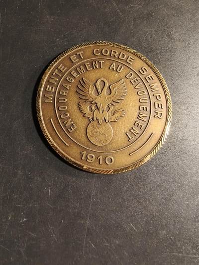 老王徽章第167期 - 法国“勇气与奉献"荣誉奖章纪念章      直径60mm.    重量54.7g