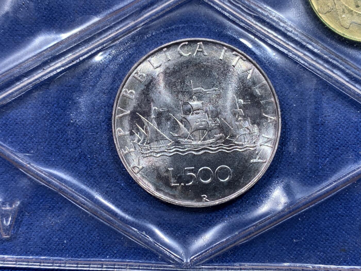 《竞宝斋》第444场 周日，周一，2场连拍 （全场包邮） 意大利1983年官方套币，10枚套币，含500里拉帆船美少女银币。