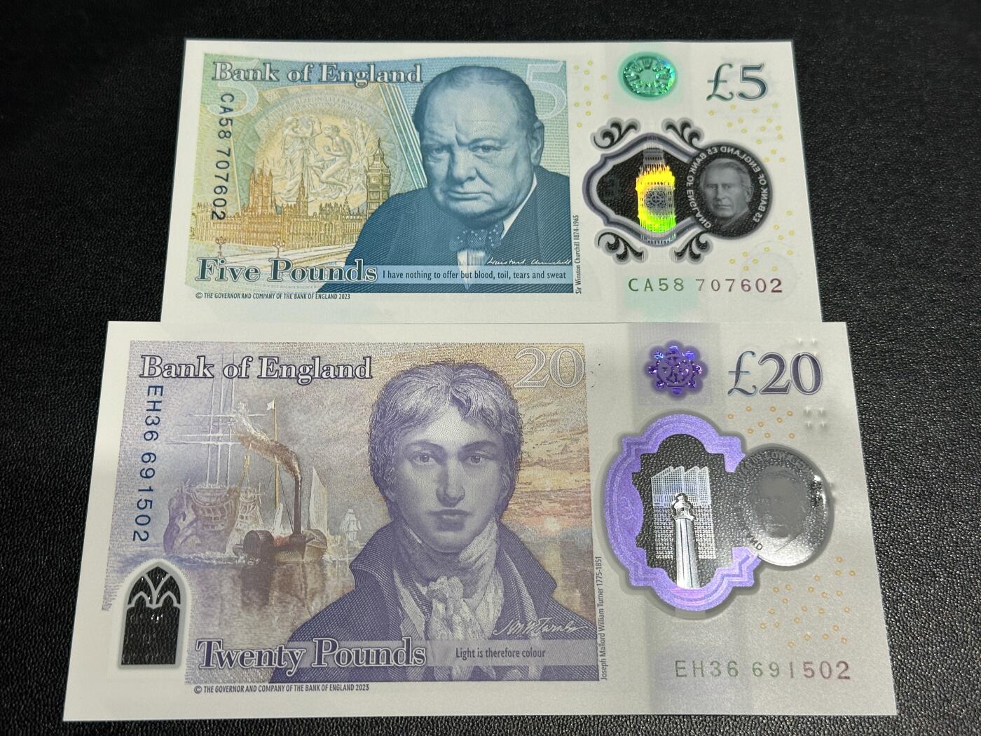 《外钞收藏家》第五百九十期（欧洲强钞、港币、硬通货及丰富裸币大拍场）（本平台长期征集拍品、欢迎藏友们联系合作） 英国查尔斯版塑料钞5和20镑 2张一起 全新UNC 全部是靓号尾2