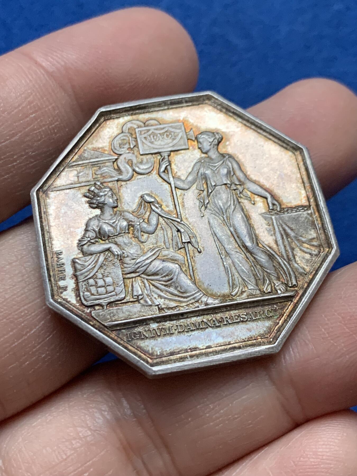 《竞宝斋》第444场 周日，周一，2场连拍 （全场包邮） 法国1817年波尔多八角银质代币 丰饶角 36mm 23.6g