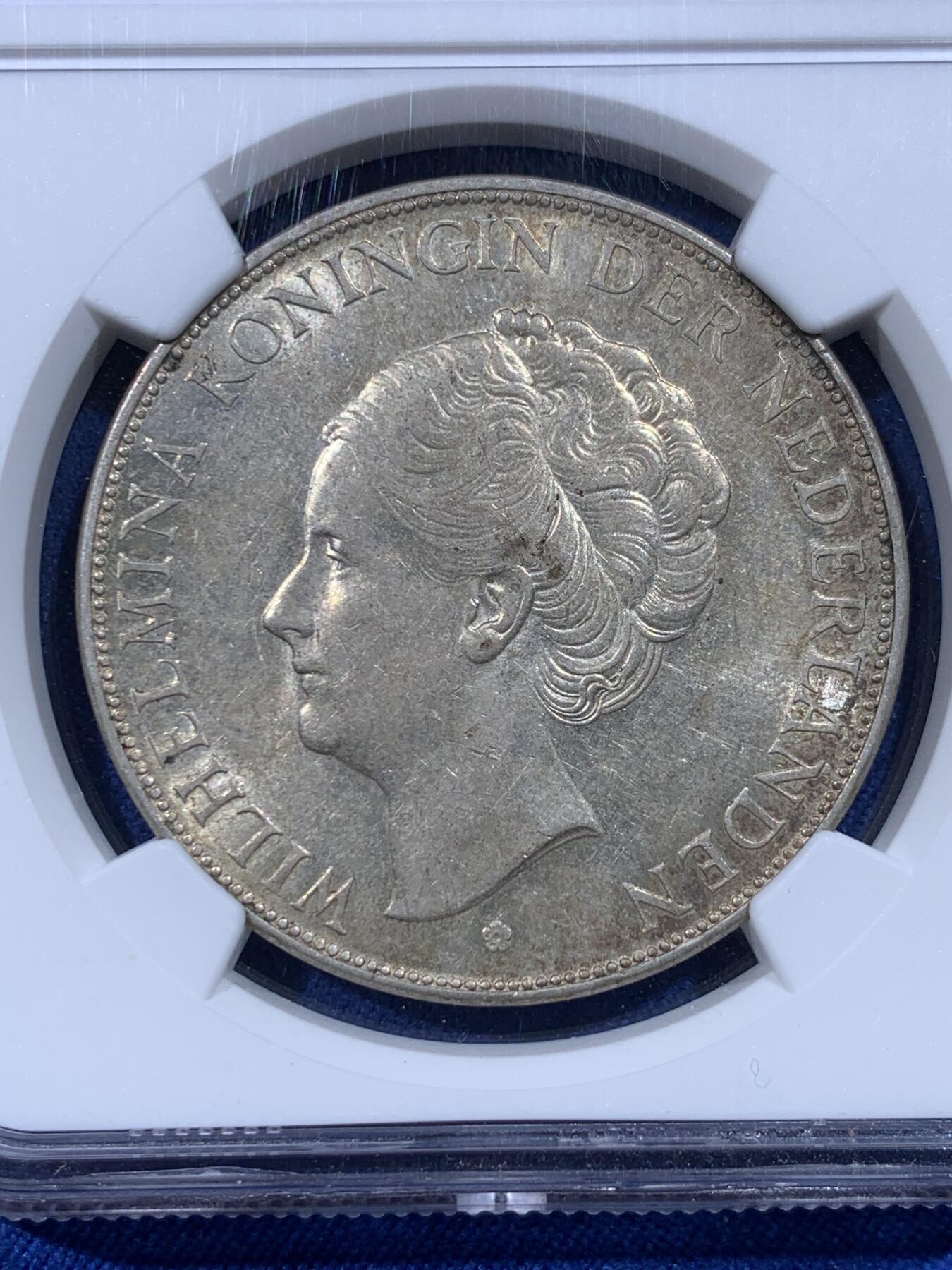 《竞宝斋》第444场 周日，周一，2场连拍 （全场包邮） NGC AU58 荷兰1938年威廉明娜女王2.5盾大银币，性价比之选。