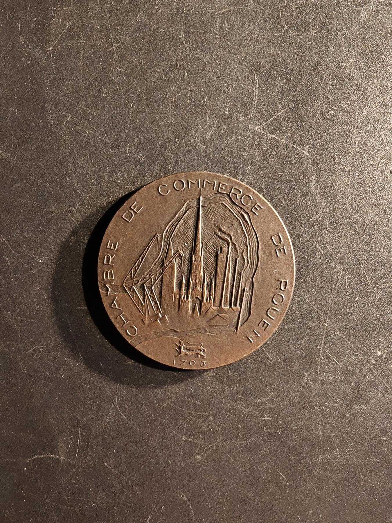 老王徽章第167期 法国鲁昂商务部大铜章     直径41mm.    重量35.5g