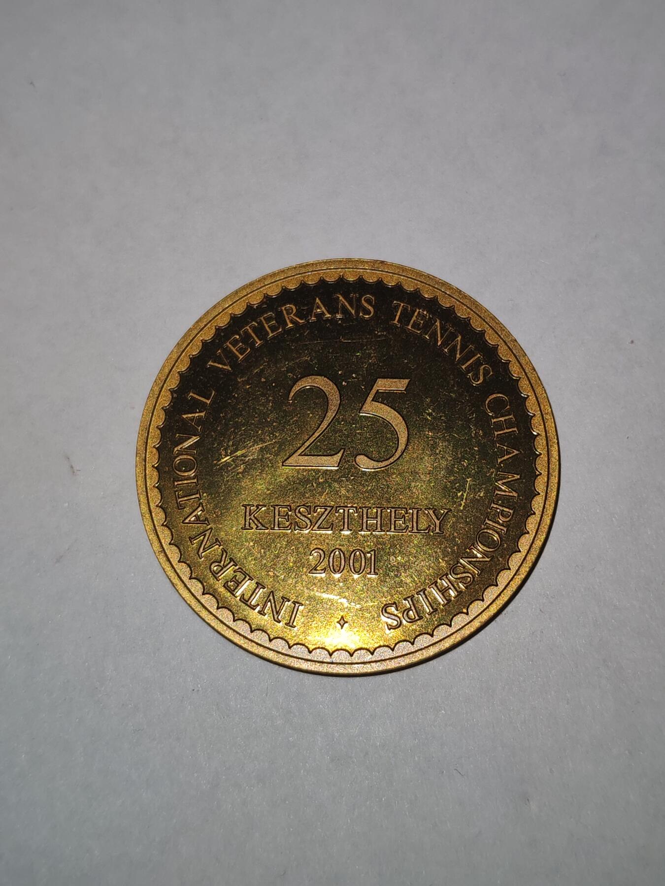 韵星假日拍卖第三十一期 -- Rimey Holidays Auction 31 匈牙利共和国2001世界退役军人网球大赛金牌 铜镀金 小众正规赛事 正面带设计师签名