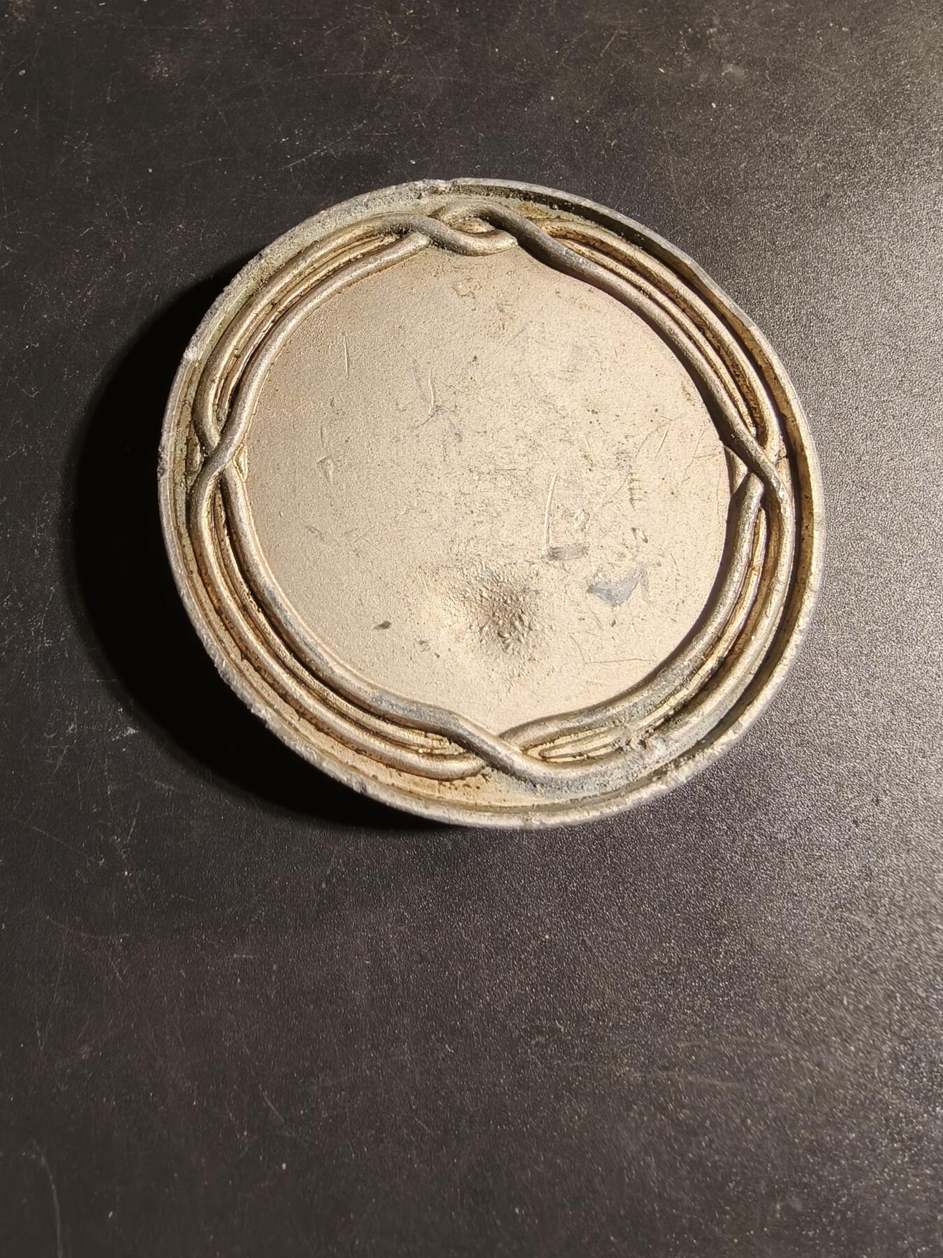 老王徽章第167期 法国滚球运动纪念章     直径66mm.    重量98.7g