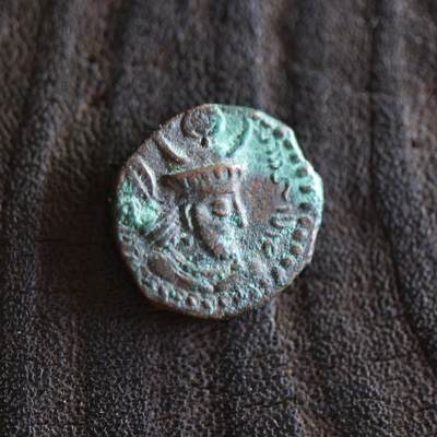 【良泉】【2025年最后一场】12月18日晚19.30点开拍！188组【直播场】西方古代钱币、丝路杂项、印章！ - 【藏家出品D】公元 303-330年，萨珊 贵霜沙卑路兹二世，2.01克