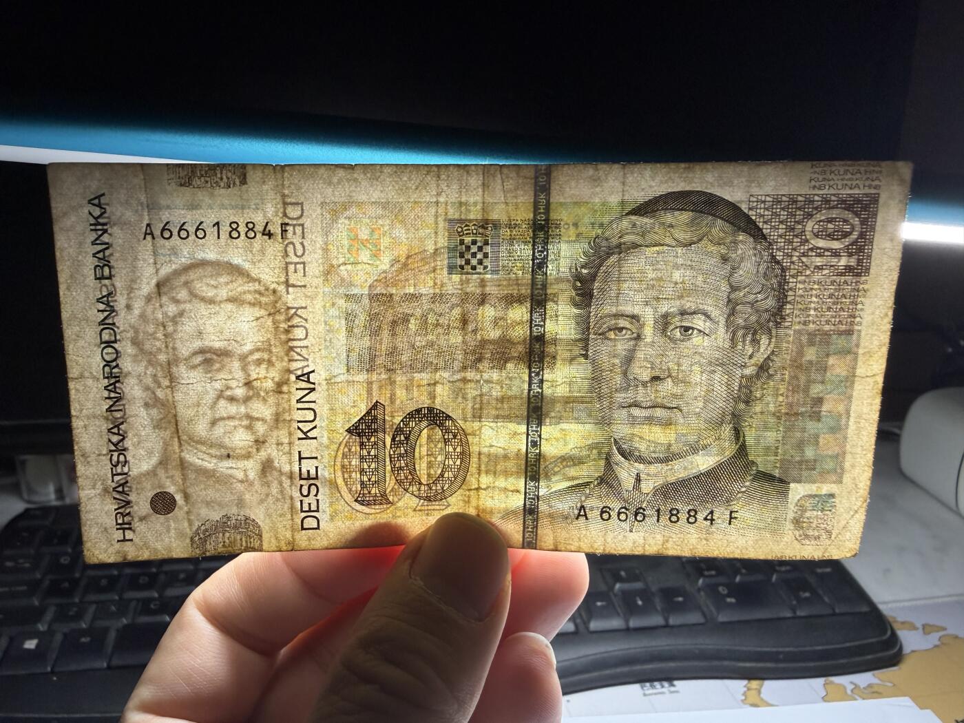 2025年集古藏今外币拍卖第十期-第10场—（总第290拍-纸币专场），本期拍完结算一次，发货时间2-3天，休息几天后继续新的一期拍卖。 2001年克罗地亚10库纳