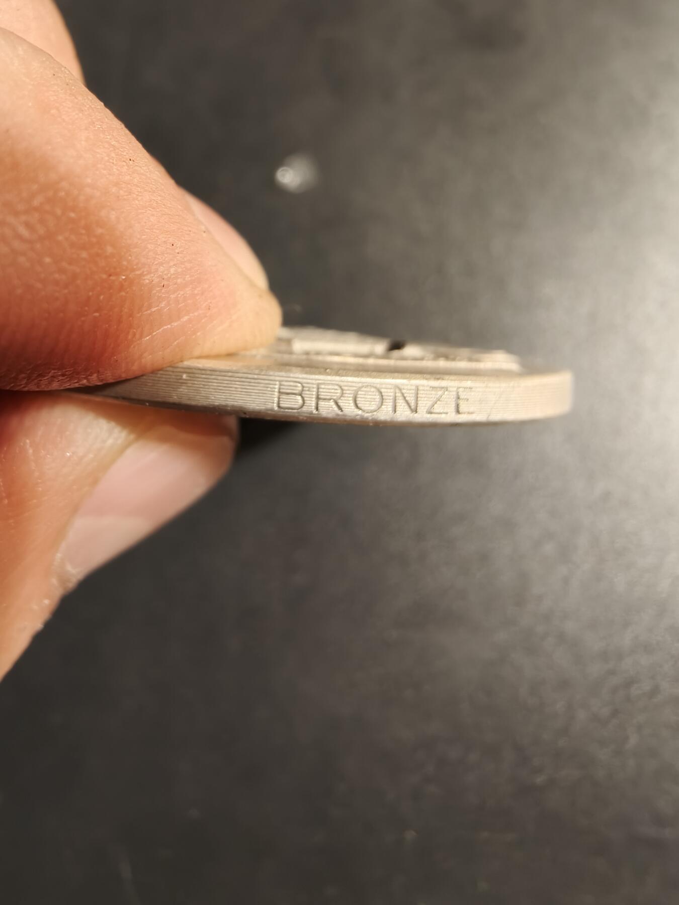 老王徽章第167期 法国维泰尔市镀银大铜章     直径50mm.    重量44.5g