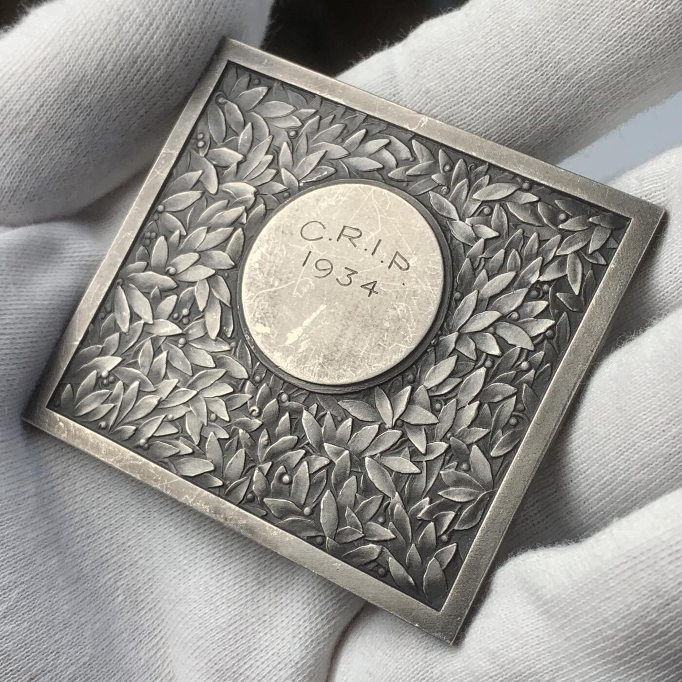 掌中浮雕-藏着的欧洲第044场 1934年法国巴黎赛艇比赛镀银铜章，55*61mm，96g