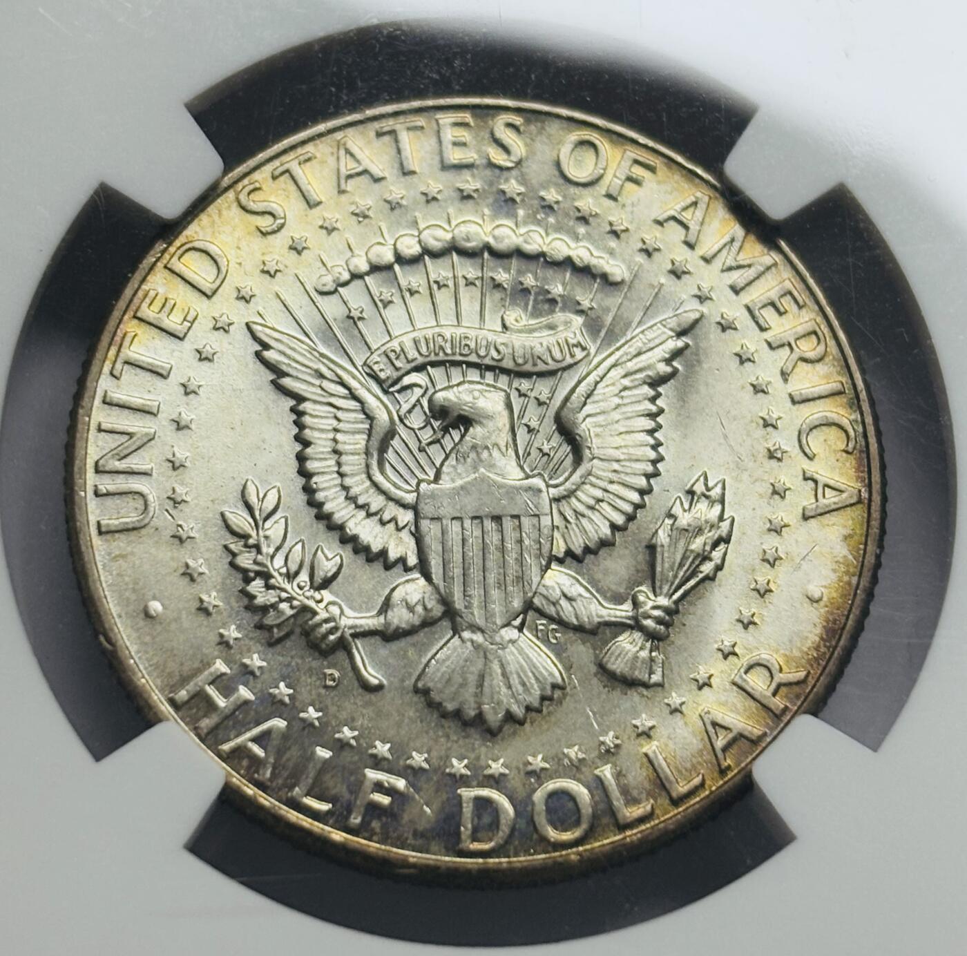 文馨钱币收藏第 283 场，【大雪鉴珍，寒英缀金】金银纪念币精品场，诚邀您的参与【长期接代拍品】 1964 年美国肯尼迪半美元银币，高银版 NGC 评级 MS64 分，原光底板双面边金色环彩包浆尤为难得