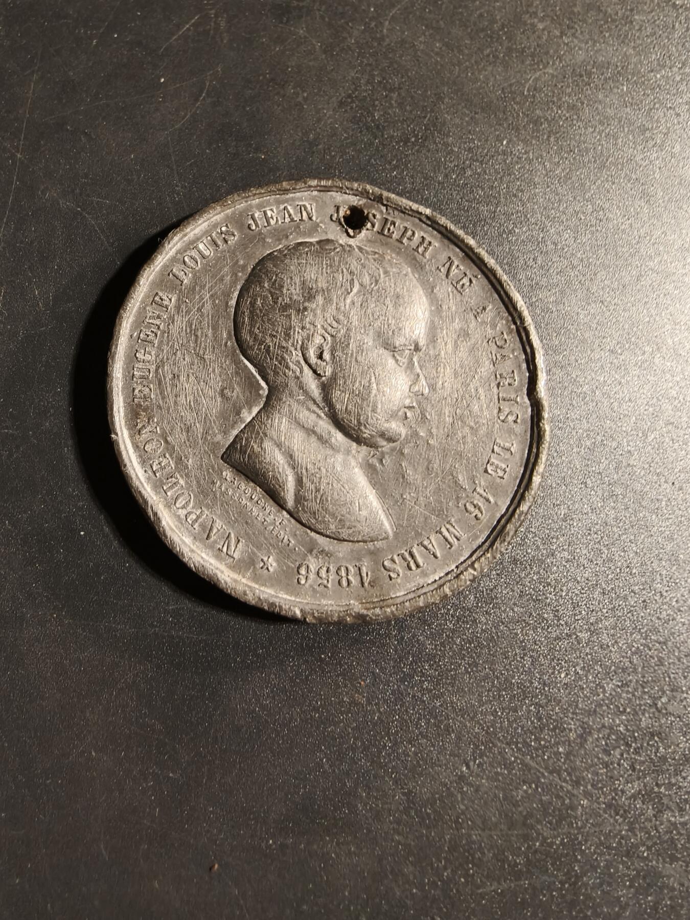 老王徽章第167期 法国小皇太子拿破仑四世1856洗礼纪念章     直径50mm.    重量44.1g