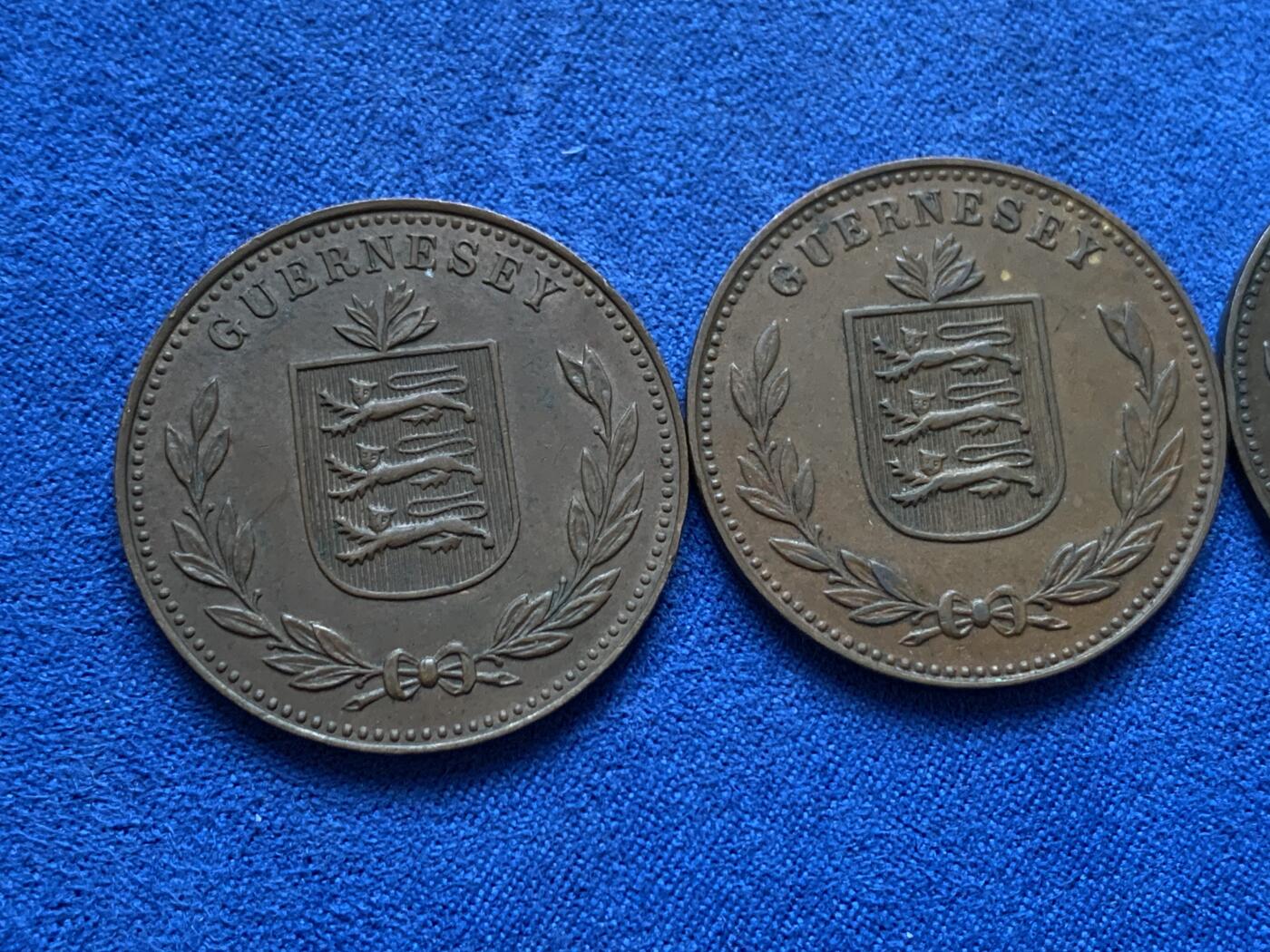 《竞宝斋》第444场 周日，周一，2场连拍 （全场包邮） 三枚一组 英国根西岛8道布铜币，1914年/1938年/1949年，品相不错。