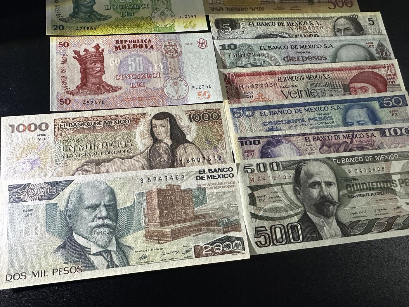 《外钞收藏家》第五百九十期（欧洲强钞、港币、硬通货及丰富裸币大拍场）（本平台长期征集拍品、欢迎藏友们联系合作） 亚美尼亚、巴林、摩尔多瓦、墨西哥17张一起 全新 墨西哥比索边上轻微潮