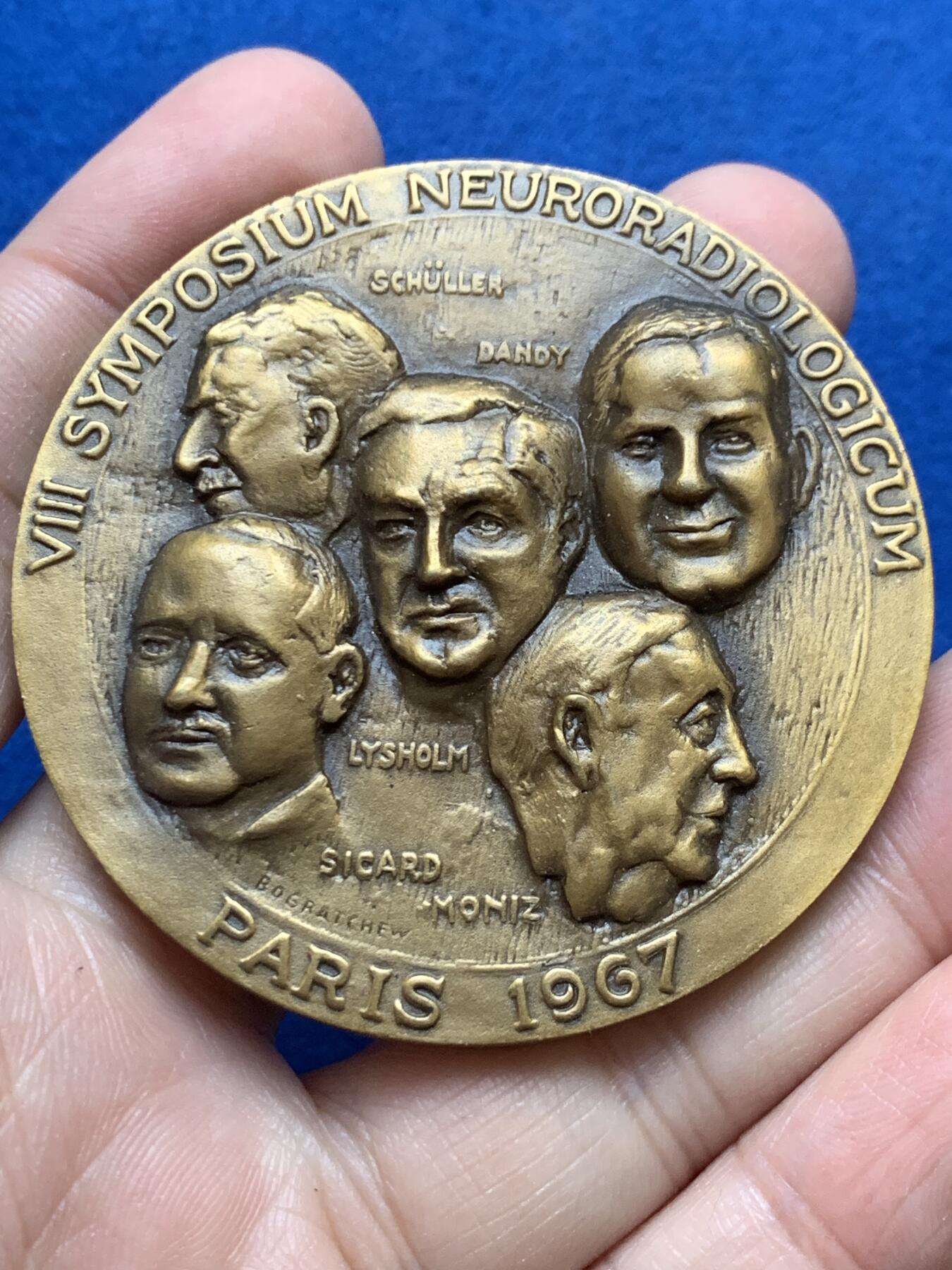 《竞宝斋》第444场 周日，周一，2场连拍 （全场包邮） 法国巴黎1967年国际神经症状研究大会大铜章 直径58.5mm 重量91.1g 三角铜标边铭