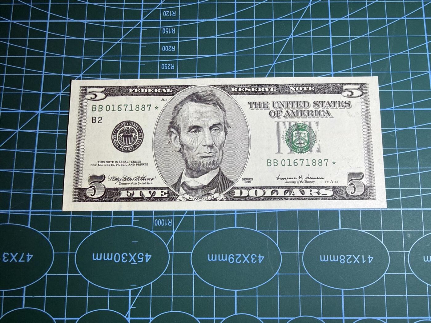 【炜奕收藏】，第五十二期 1999年美国5元，UNC品相，补号