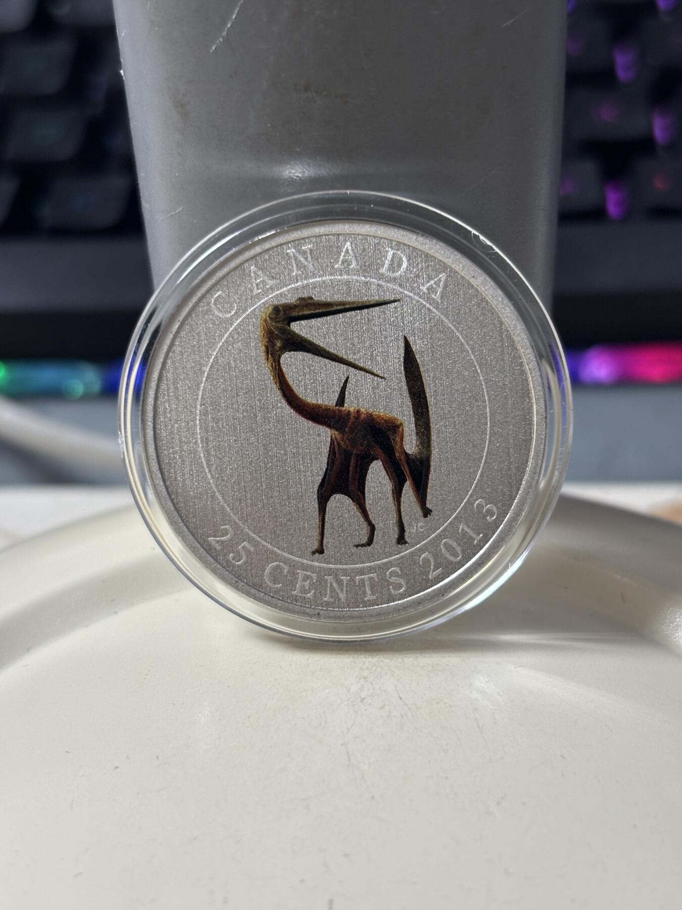 第184期拍卖 加拿大2013年史前动物2恐龙翼龙夜光合金纪念币，发行30000枚