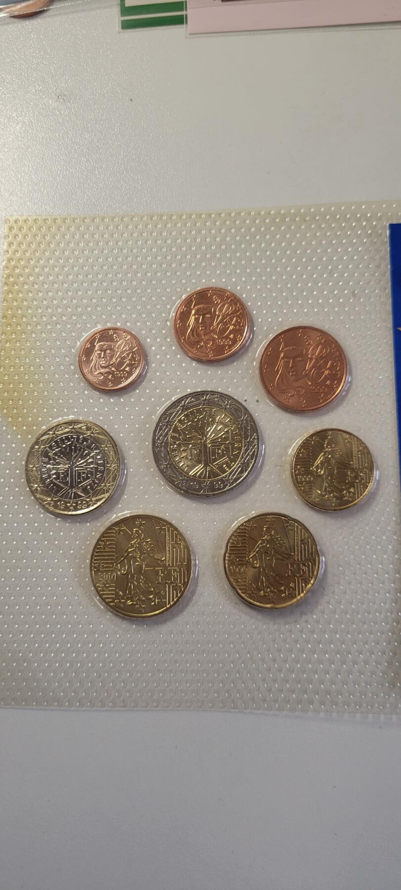 2025第二十五期 法国欧元一组50欧分是2001年的，其余面值都是1999