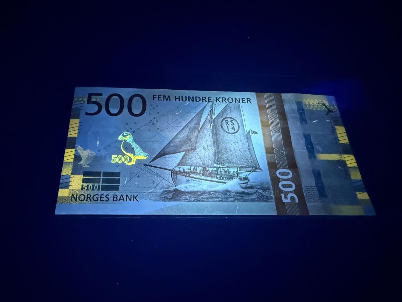 【炜奕收藏】，第五十二期 2018年挪威500克朗，UNC-品相