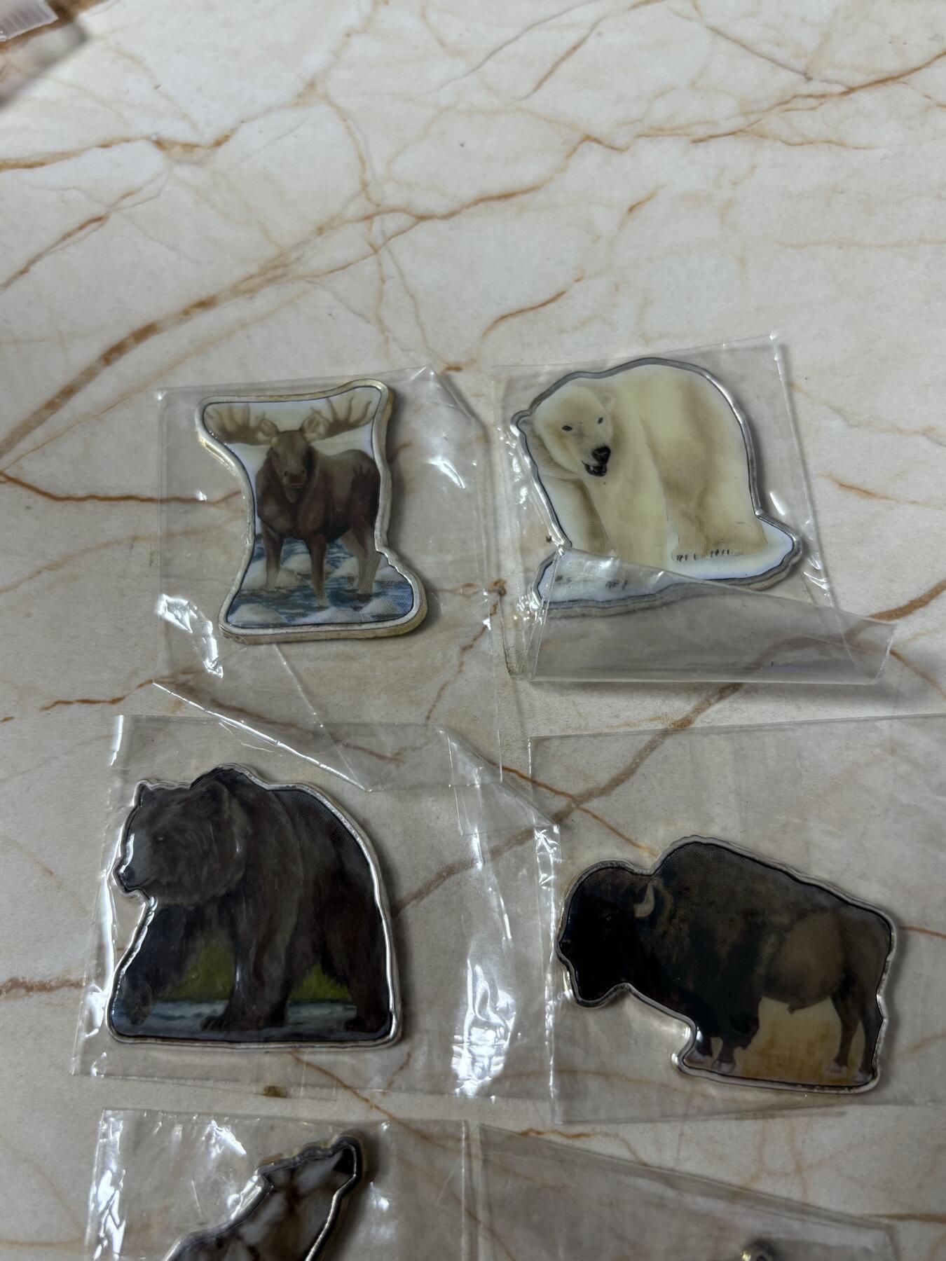 第184期拍卖 获奖索马里2008年动物彩色异形镀银纪念币6枚套，世界最美25种钱币排名第12位