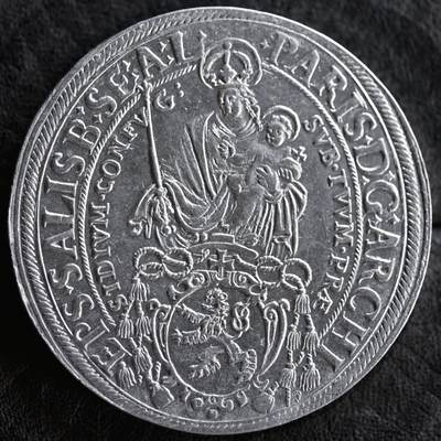 【良泉】【2025年最后一场】12月18日晚19.30点开拍！188组【直播场】西方古代钱币、丝路杂项、印章！ - 【藏家出品B】1623年【近未流通】【萨尔茨堡】圣母抱子主教大泰勒，状态细节均一流，28.88克