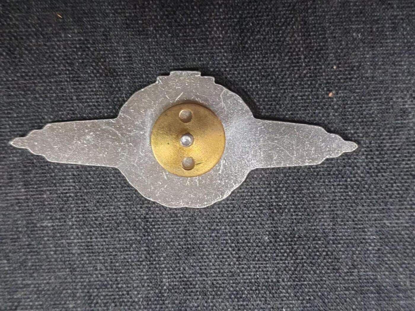 罗岚⭐新藏⭐特惠专拍第一场-分享拍场赚佣 民主德国极早期一级潜水员技能章 非常少见 早期单转轮版本 特殊兵种 *光荣任务*