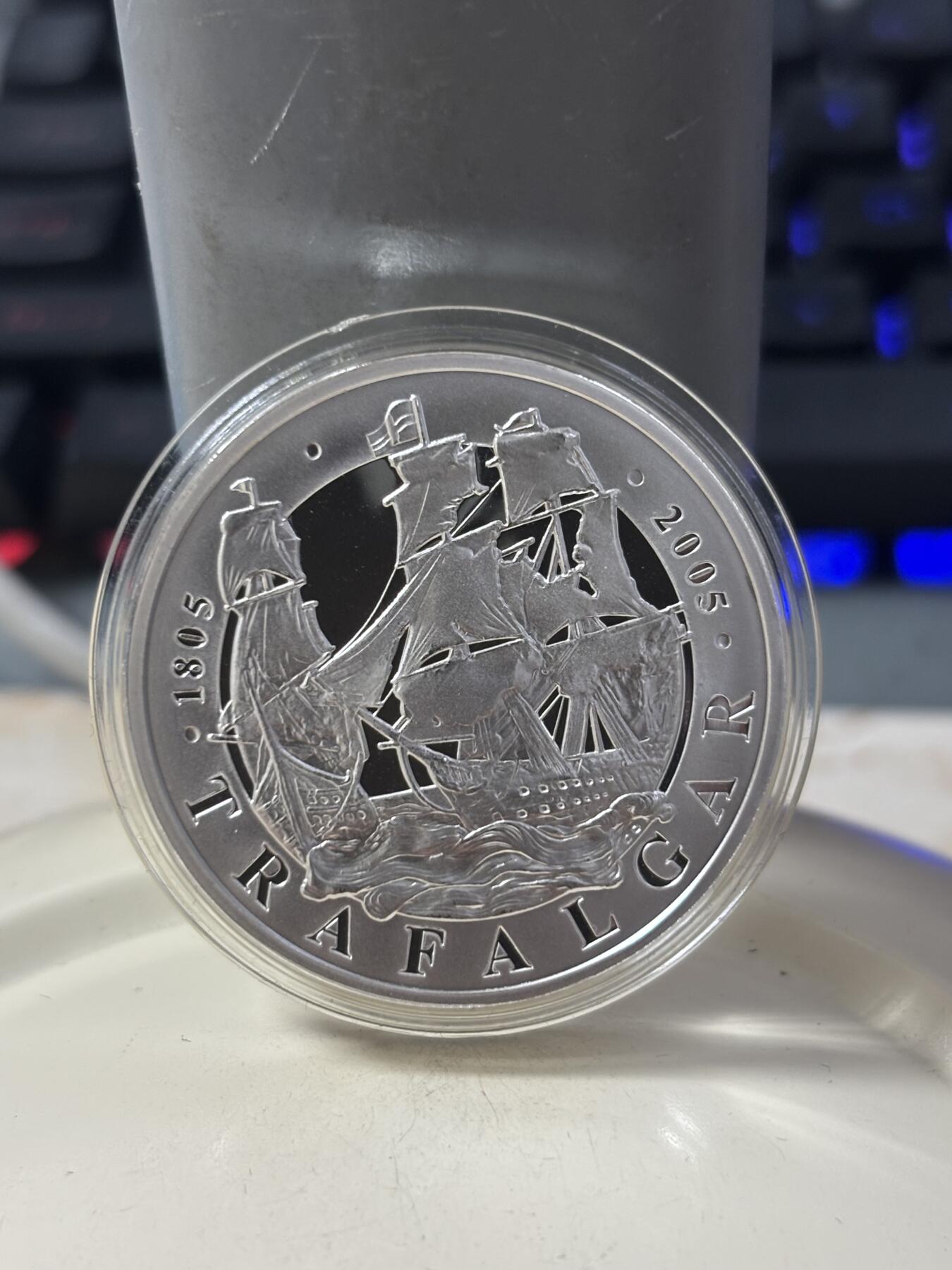 第184期拍卖  英国2005年纪念特拉法加海战2银一镍套币，925银，28.28克*2，,有瑕疵，银价725