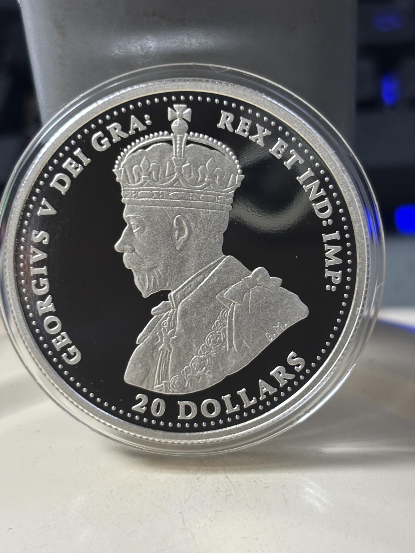 第184期拍卖 加拿大2016年一战飞机系列1盎司纪念彩色银币3枚套带盒只带一张证书，9999银，1盎司*3.发行7500套银价1293