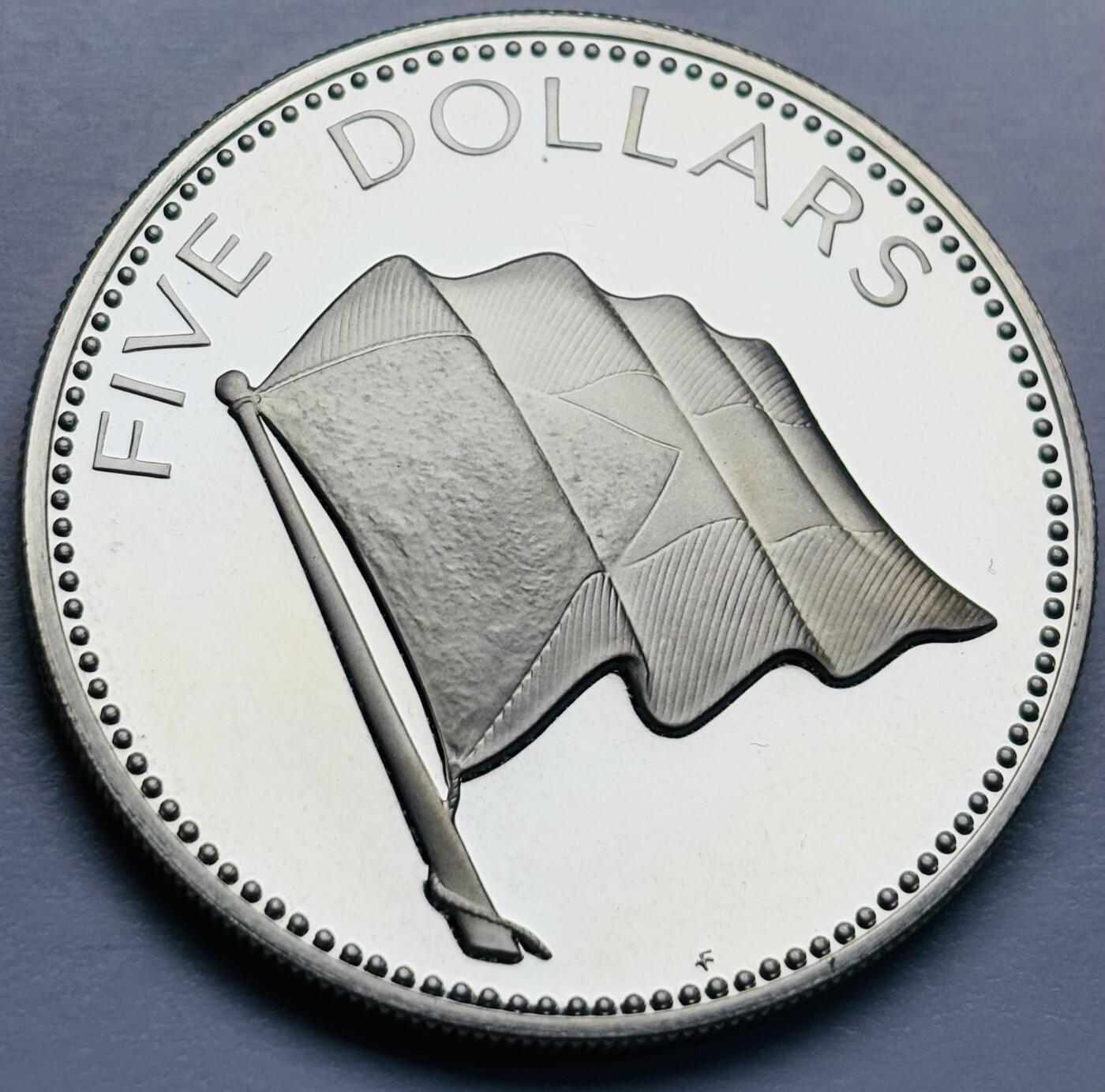 文馨钱币收藏第 283 场，【大雪鉴珍，寒英缀金】金银纪念币精品场，诚邀您的参与【长期接代拍品】 少见 1976 年巴哈马 5 元精制大银币，第二版，42.12 克 925 高银版