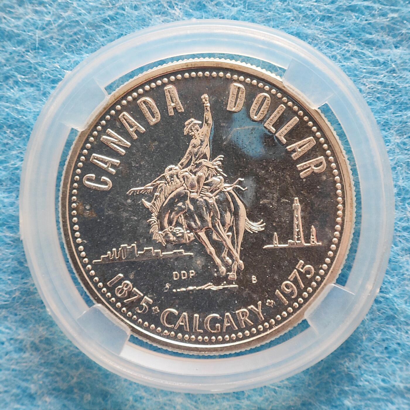12月2日 🌏全球币章 较少品：1975年，加拿大，卡尔加里特警队百年，1加元，银币，36㎜，23克（非纯银，2025年12月1日国际银价13元/克）弱UNC品相