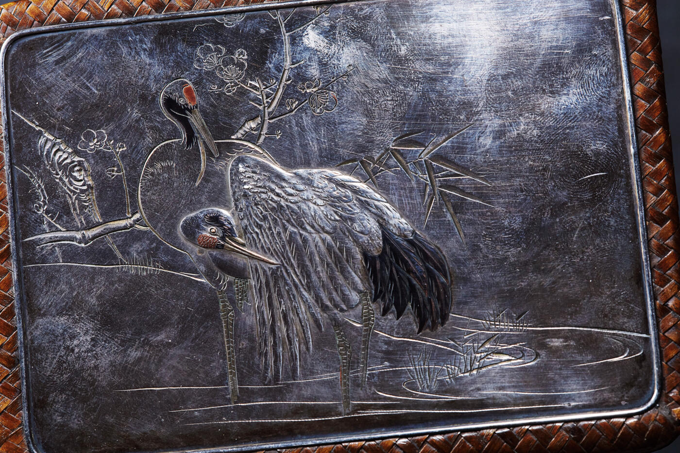 【俄甄集藏】2025年(045)12-03 星期三 晚 19:30 全场包邮 日本大正时期松竹梅鹤簪花纯银镶嵌竹编红木古董首饰盒，四吉祥物象征着长寿、吉祥、纯洁、高贵，寓意尚佳，做工精良，百年物件保存完好，长：145mm，宽：105mm，高：57mm