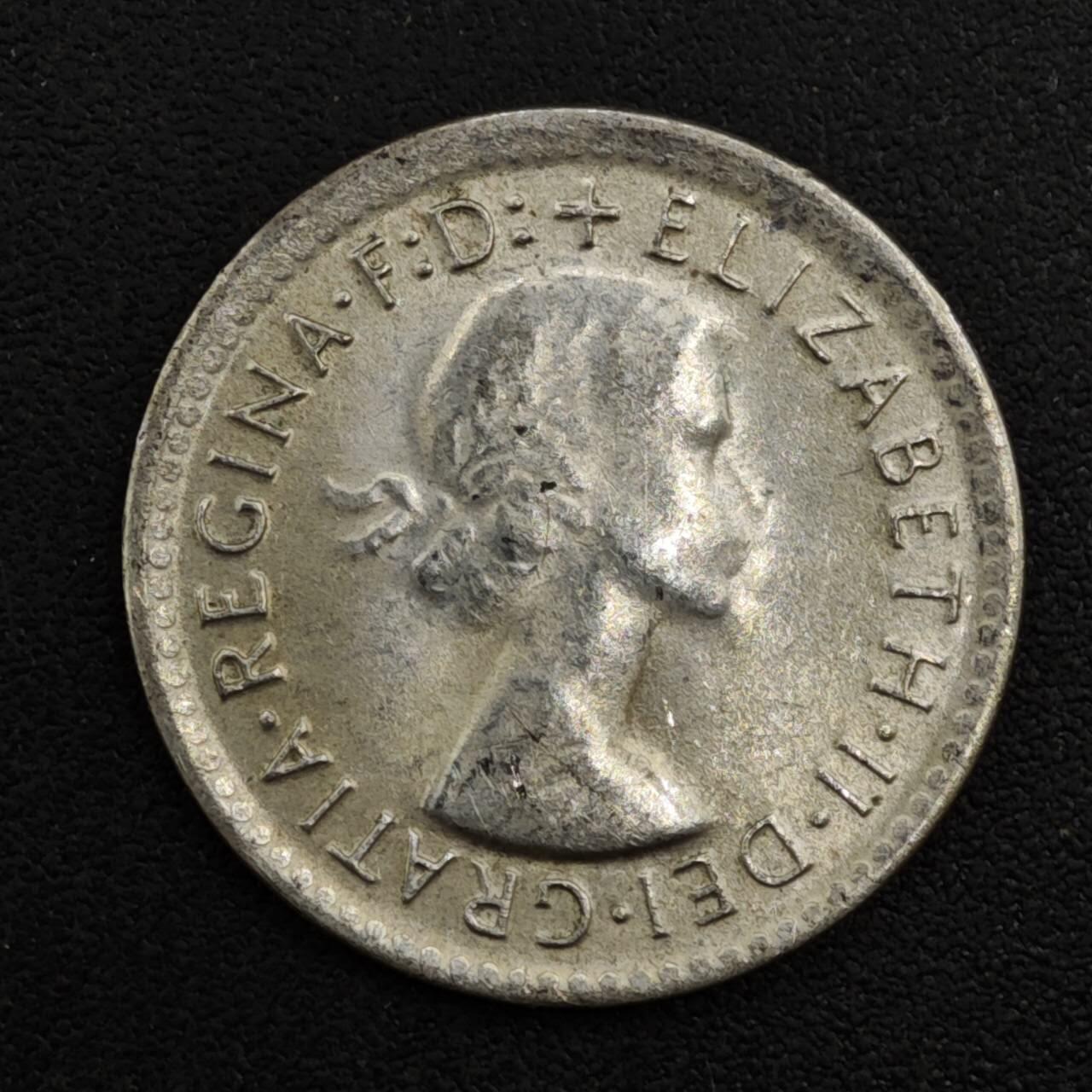 【淘币小摊】实时拍第八百一十七拍   散币场   满百包邮可预留二周 每周一统一发货   澳大利亚1962年伊丽莎白二世3便士银币