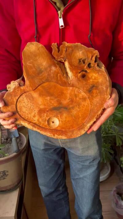 零元拍：香杉木老根榴茶盘，尺寸约：390/340/35MM，满花，药香满鼻，因为没有上漆，干燥天气可能会产生裂纹，属于正常现象