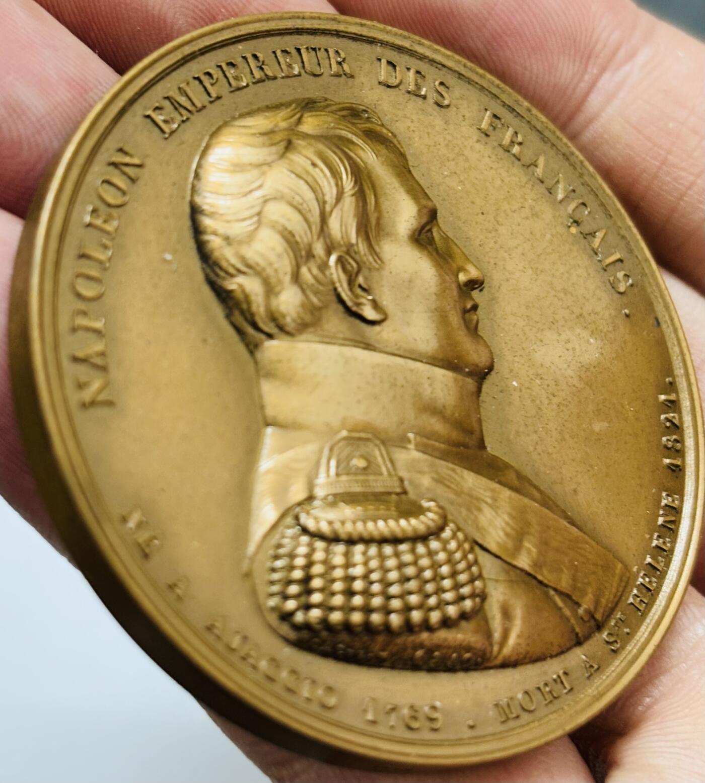 文馨钱币收藏第 283 场，【大雪鉴珍，寒英缀金】金银纪念币精品场，诚邀您的参与【长期接代拍品】 少见法国拿破仑高浮雕纪念大铜章，直径 51.8×3.7 重 70 克