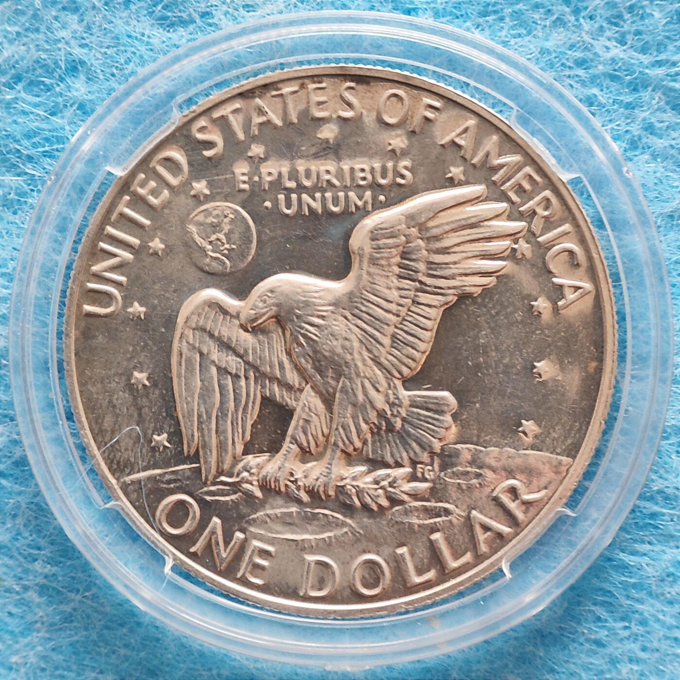 12月2日 🌏全球币章 较少品：1974年，美国，艾森豪威尔，1美元，银币，38㎜，24.5克（非纯银，2025年12月1日国际银价13元/克）UNC品相