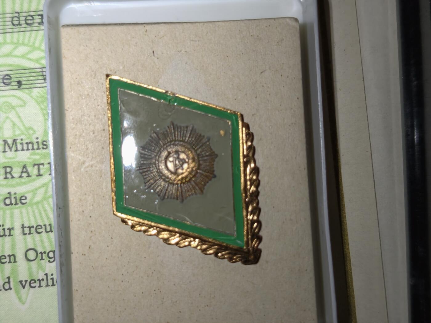 凯旋世界勋赏（第20期）（欢迎送拍）（对拍品有疑问请询问客服，不接受到手刀，出价默认拍品品相。请认真阅读拍卖规则！出价默认已认可！）（收到货请录制开箱视频，无视频概不处理问题。） DDR大套章东德