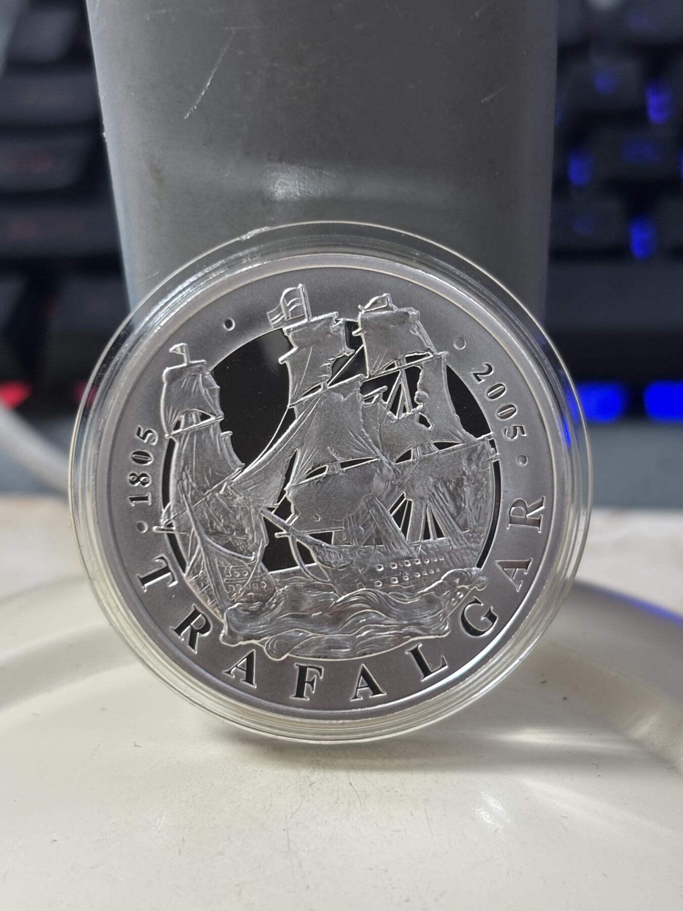 第184期拍卖  英国2005年纪念特拉法加海战2银一镍套币，925银，28.28克*2，,有瑕疵，银价725