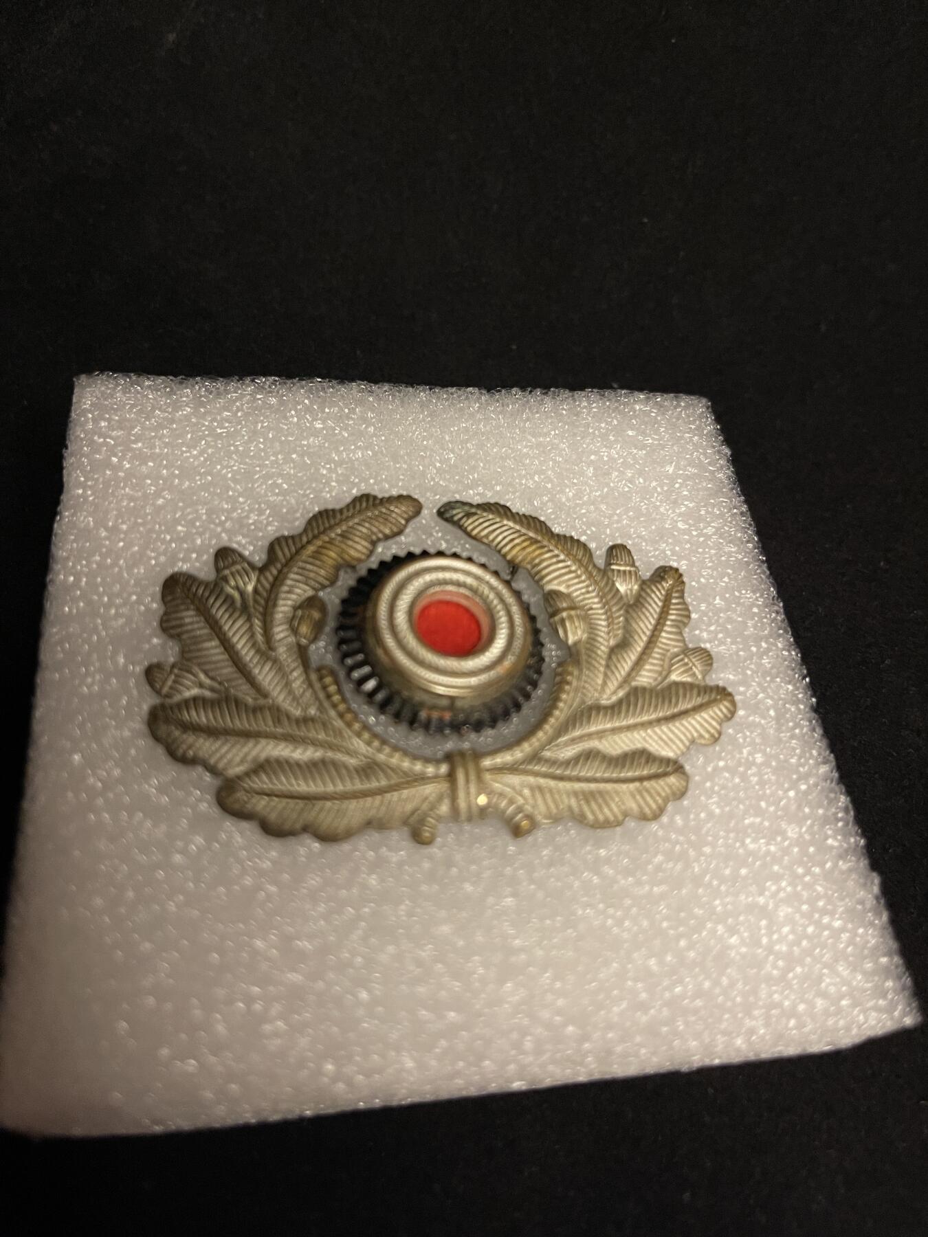 勋章专场 极少见德三早期一型帽徽