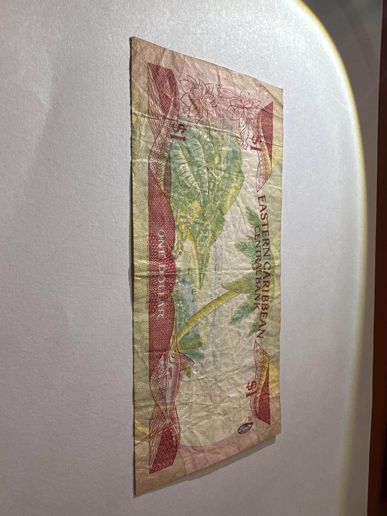 12.5纸币专场 北美洲东加勒比1元1985年A冠