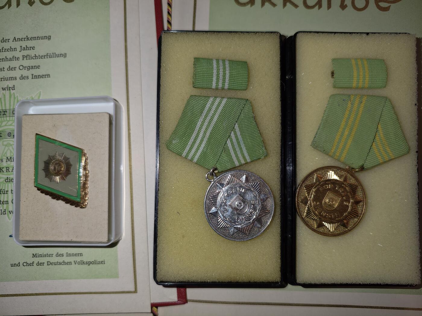 凯旋世界勋赏（第20期）（欢迎送拍）（对拍品有疑问请询问客服，不接受到手刀，出价默认拍品品相。请认真阅读拍卖规则！出价默认已认可！）（收到货请录制开箱视频，无视频概不处理问题。） DDR大套章东德