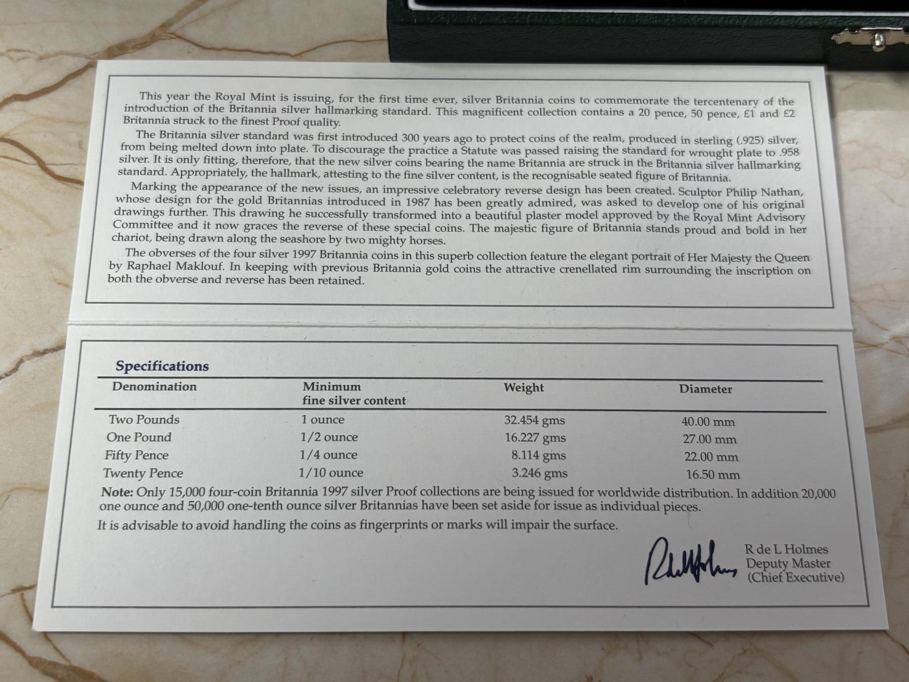 第184期拍卖 获奖英国1997年不列颠女神系列战车女神精制银币套原价3500元，获1999年度克劳斯最佳克朗币大奖，面值:20便士/50便士/1英镑/2英镑，年份：1997年，金属:958银，重量:3.24/8.11/16.22/32.54克，直径:16.5/22/27/40毫米，发行：15000套，有氧化