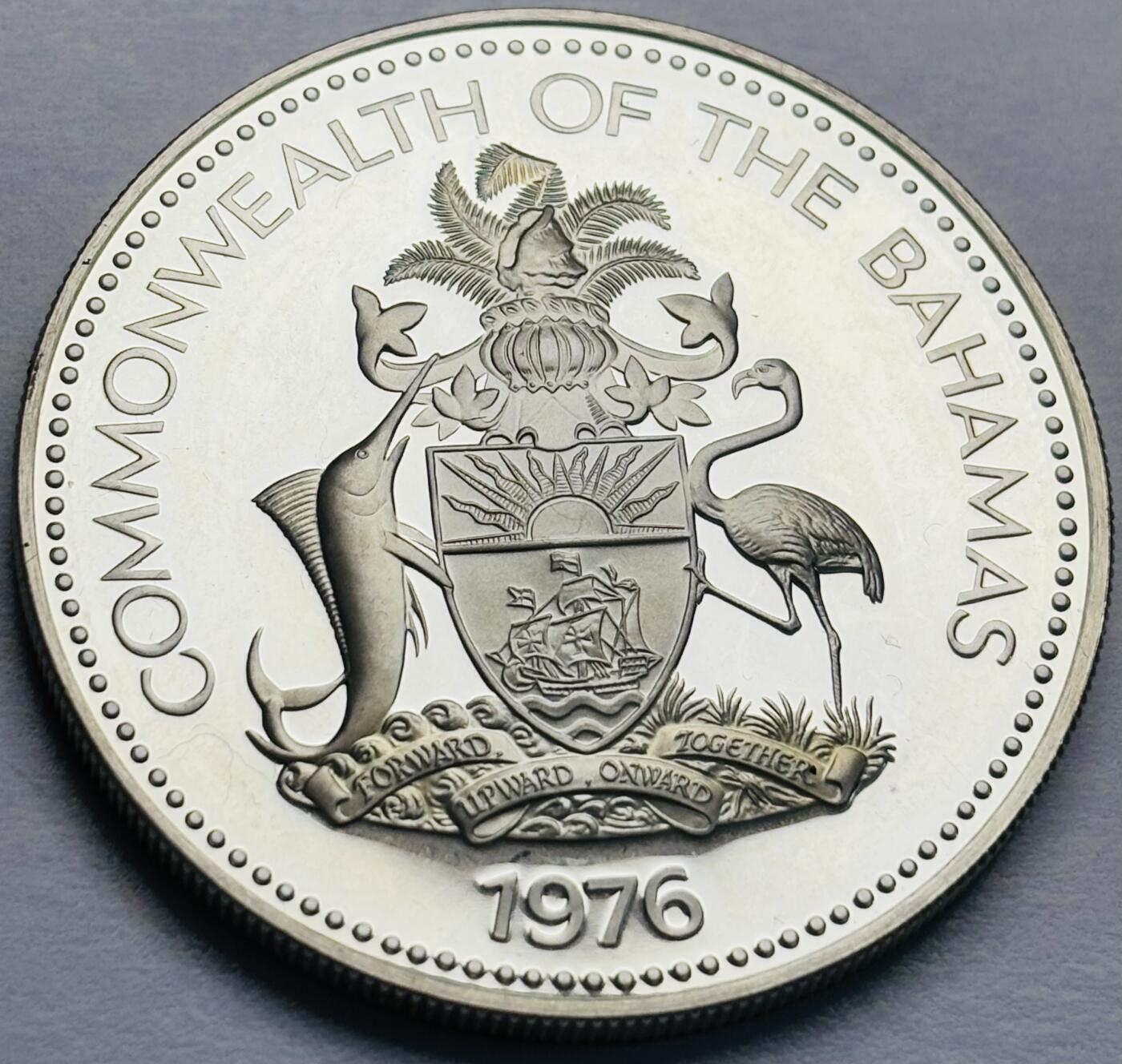 文馨钱币收藏第 283 场，【大雪鉴珍，寒英缀金】金银纪念币精品场，诚邀您的参与【长期接代拍品】 少见 1976 年巴哈马 5 元精制大银币，第二版，42.12 克 925 高银版
