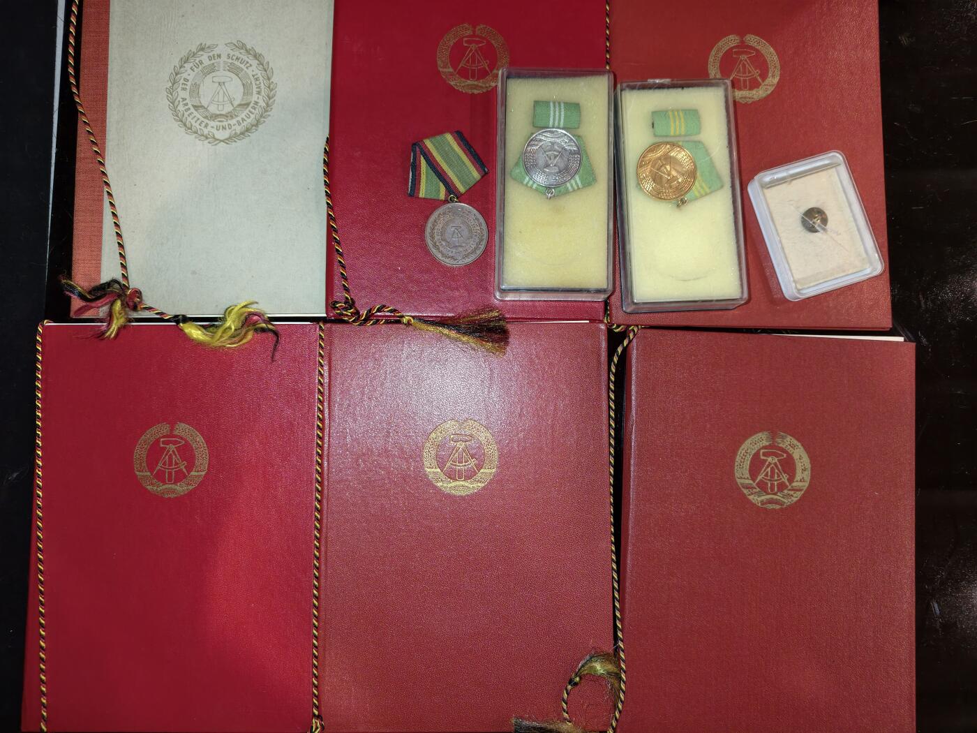 凯旋世界勋赏（第20期）（欢迎送拍）（对拍品有疑问请询问客服，不接受到手刀，出价默认拍品品相。请认真阅读拍卖规则！出价默认已认可！）（收到货请录制开箱视频，无视频概不处理问题。） DDR大套章东德