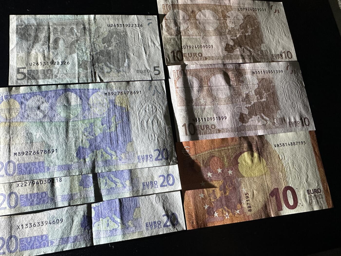 《外钞收藏家》第五百九十一期（畅拍场）（本平台长期征集拍品、欢迎藏友们联系合作） 1、2、3签5、10、20欧元 5张有折 2张近全新